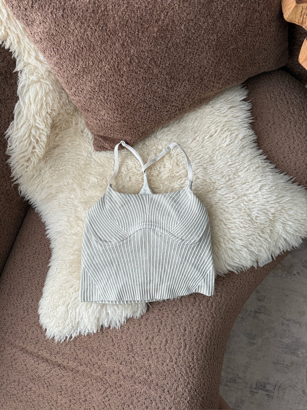 Lululemon Strappy Seamless Yoga Shelf Tank
